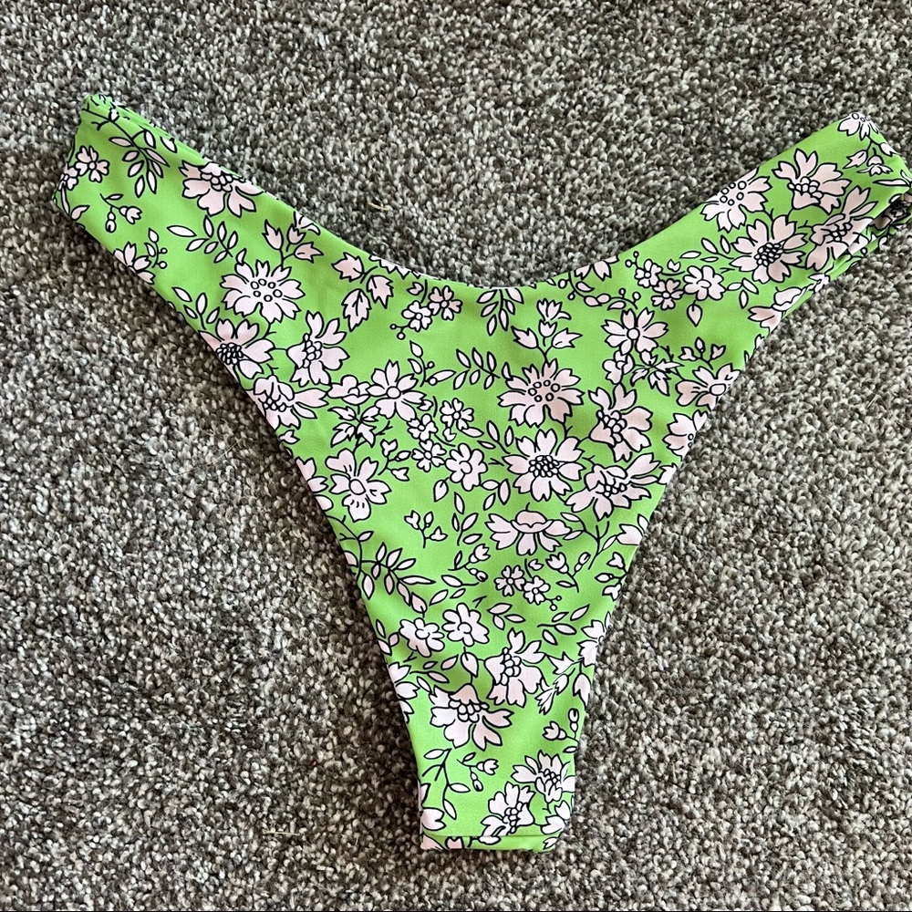 Zaful Cheeky Floral Bathing Suit Bottoms Size Small